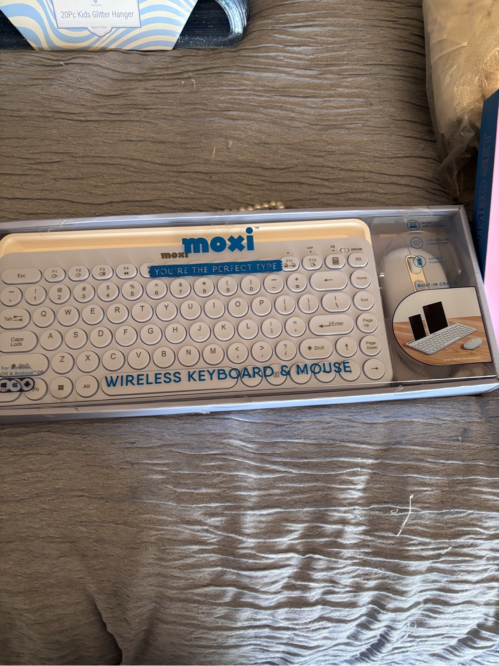 Moxi Wireless Keyboard & Mouse Set - White